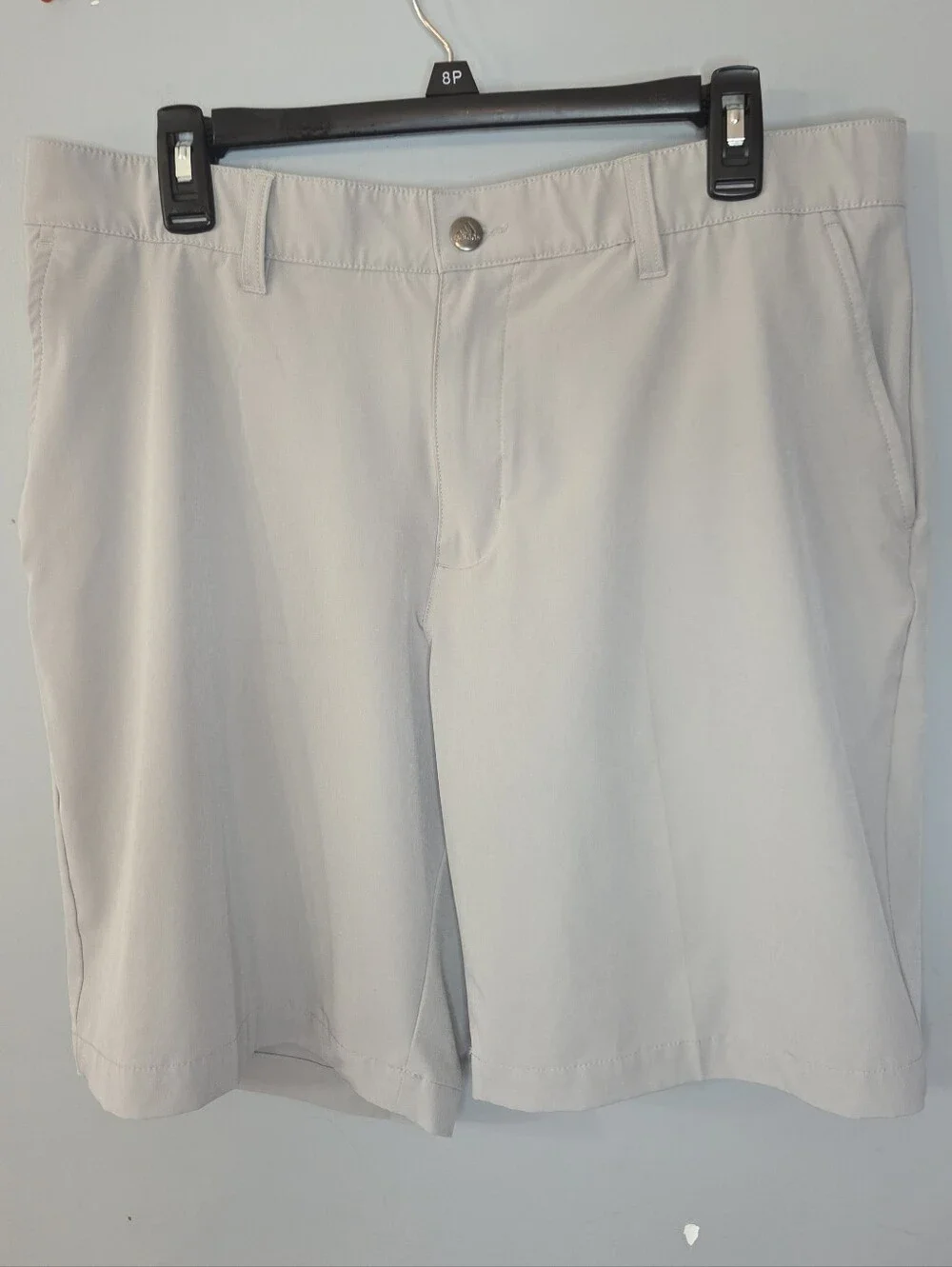 adidas Ultimate 365 Men’s Golf Shorts Beige Solid Flat Front Waist 36